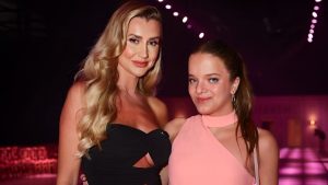 Ana Paula Siebert e Rafaella Justus brilham em evento de moda com looks elegantes
