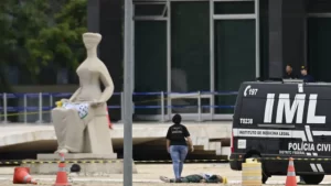 Reabertura da Praça dos Três Poderes e liberação da Esplanada ocorre 16 horas após explosões