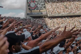 Torcida do Corinthians na Neo Química Arena