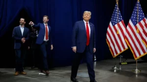 Promotor responsável por denunciar Trump considera possibilidade de extinguir processos, informa agência