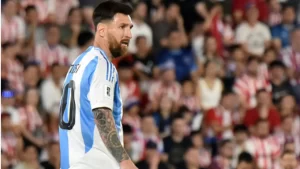 Messi reclama de Daronco após falta ignorada