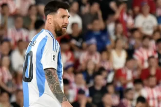 Messi reclama de Daronco após falta ignorada