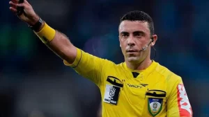 Árbitro da FIFA aceita oferta e se muda do Brasil para atuar nos Emirados Árabes