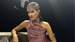 Desfile de Elie Saab reúne Adriana Lima, Isabeli Fontana e Celine Dion