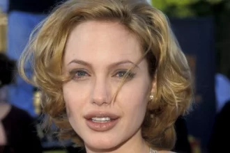 Angelina Jolie volta a ficar loira