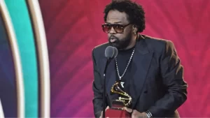 Grammy Latino : Xande de Pilares ganha prêmio de melhor álbum de samba/pagode