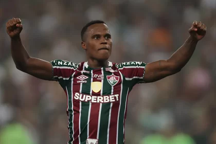 Cruzeiro estuda contratação de Jhon Arias, do Fluminense, para 2025