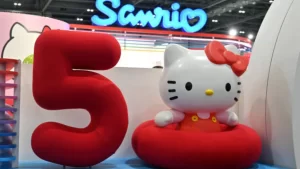 Hello Kitty 50 anos: recorde as melhores collabs de moda da personagem
