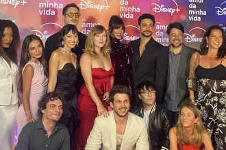 Elenco de "Amor da Minha Vida" se reúne em pré-estreia do novo seriado da 'Disney+'