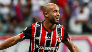 Lucas Moura lidera no ranking de participações em gols do São Paulo na temporada