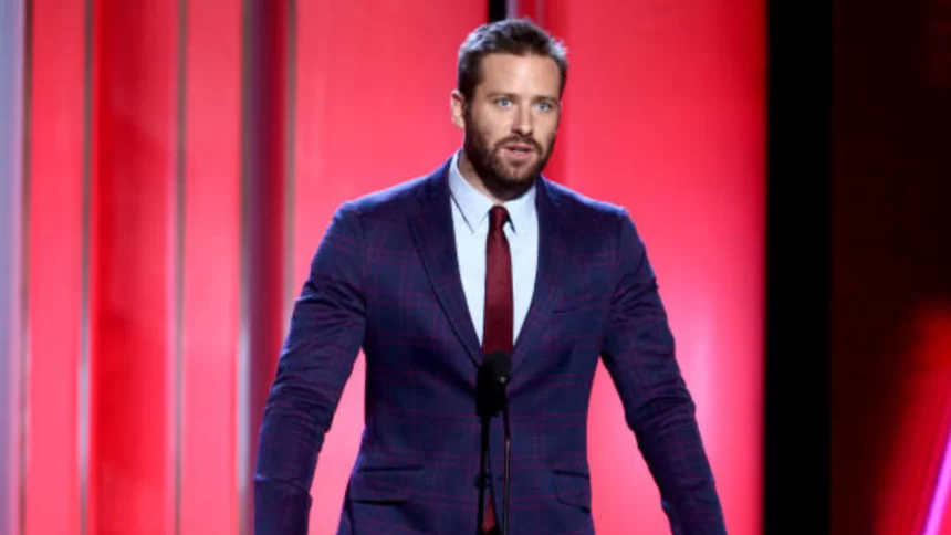 Ator Armie Hammer, que ficou afastado das telas por 3 anos