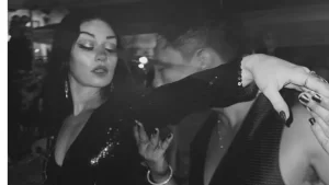 Xamã comemora aniversario em festa de Halloween e aparece combinando fantasia junto de Sophie Charlotte