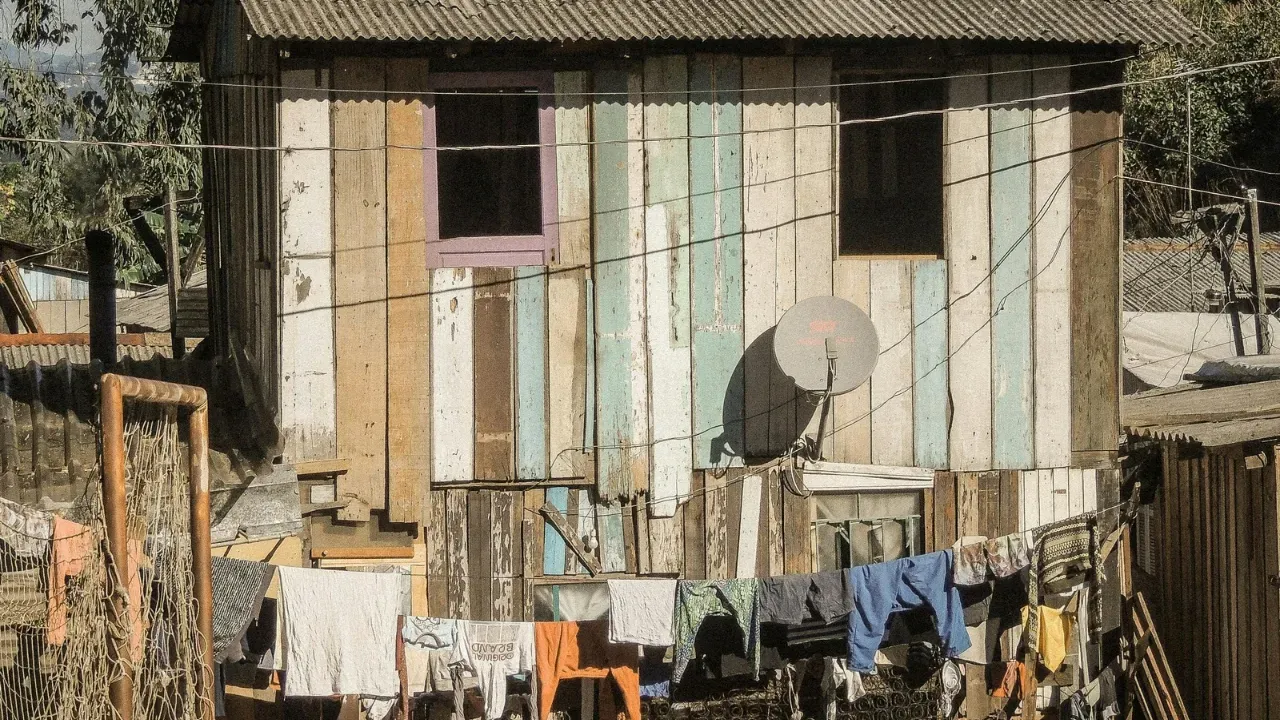 Brasil atinge menor índice de pobreza e extrema pobreza de acordo com o IBGE