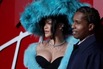 Rihanna e ASAP Rocky no tapete vermelho do British Fashion Awards