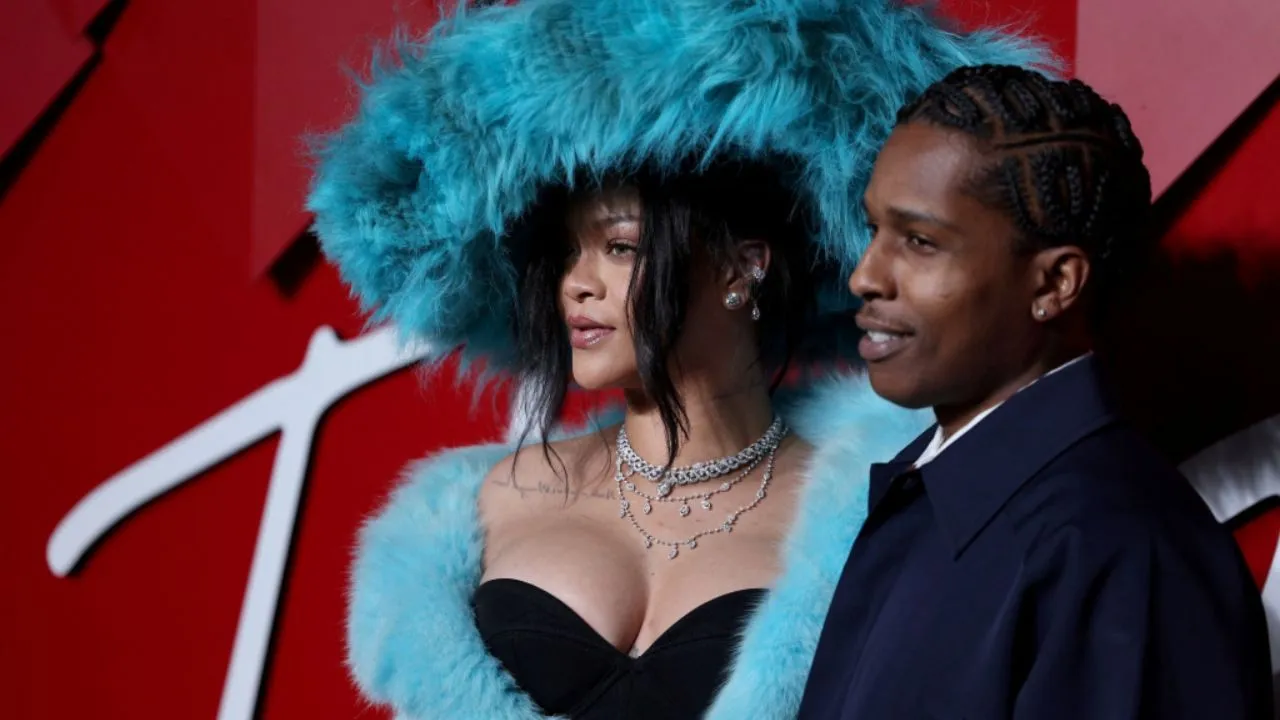 Rihanna e ASAP Rocky no tapete vermelho do British Fashion Awards