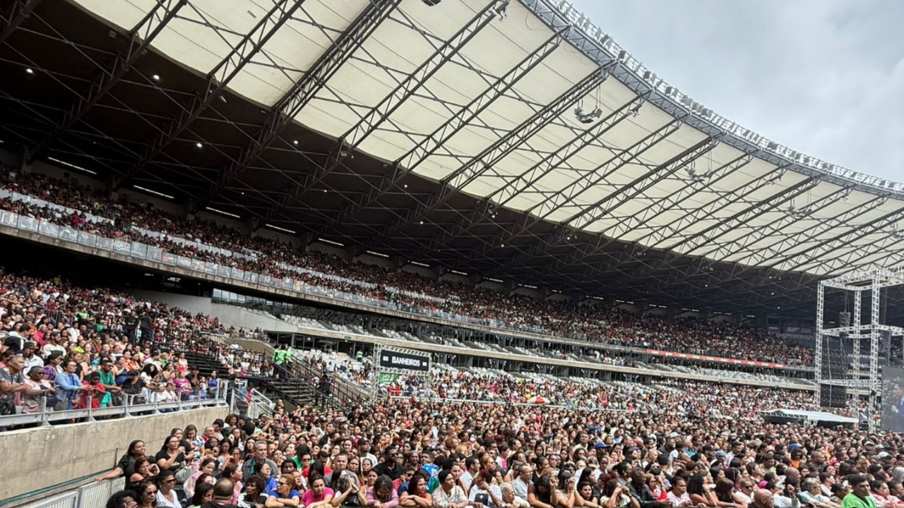 Foto destaque: multidão no estádio (reprodução/divulgação)