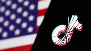 Liberdade de expressão nos EUA: lei do TikTok é comparada a regimes autoritários