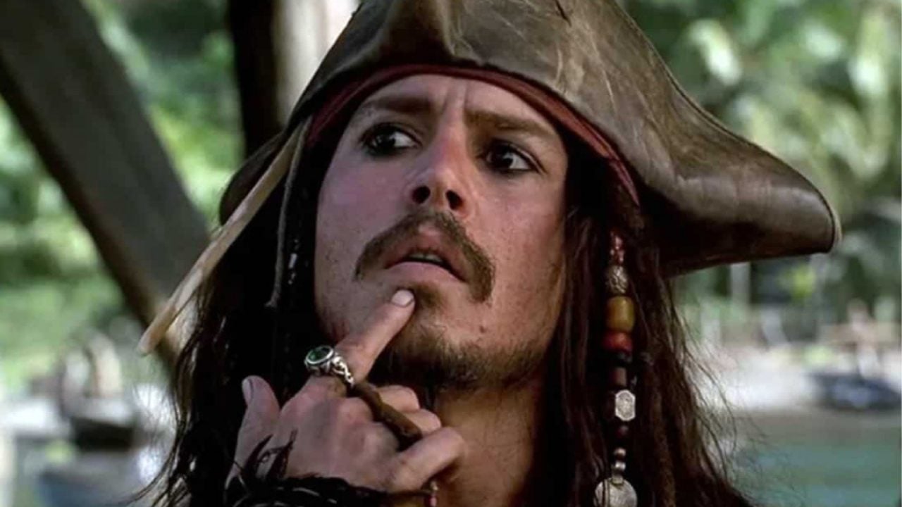 Johnny Depp como Capitão Jack Sparrow na franquia 'Piratas do Caribe'