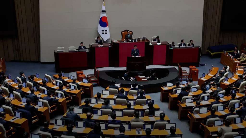 Parlamento sul-coreano aprova impeachment do presidente Yoon Suk-yeol