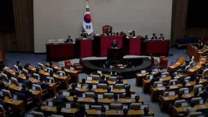 Parlamento sul-coreano aprova impeachment do presidente Yoon Suk-yeol