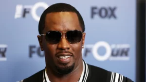 P. Diddy é visto magro, grisalho e abatido após três meses de prisão, afirma site