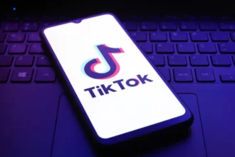 Albânia proíbe uso do TikTok