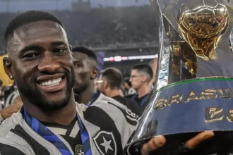 Bastos é desfalque na estreia do Botafogo na Copa Intercontinental