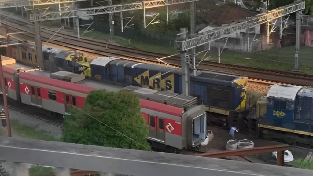Descarrilamento de trem causa transtornos para passageiros em São Paulo