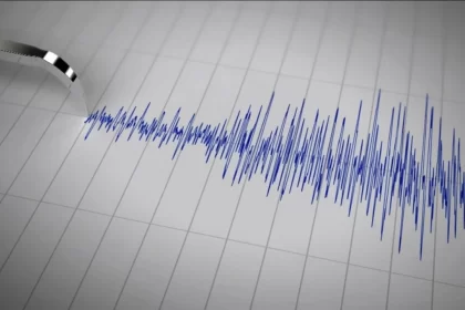 Terremoto de magnitude 5,6 atinge Nevada, Estados Unidos.