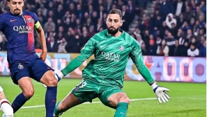 Goleiro do PSG sofre trauma facial após pisão no rosto