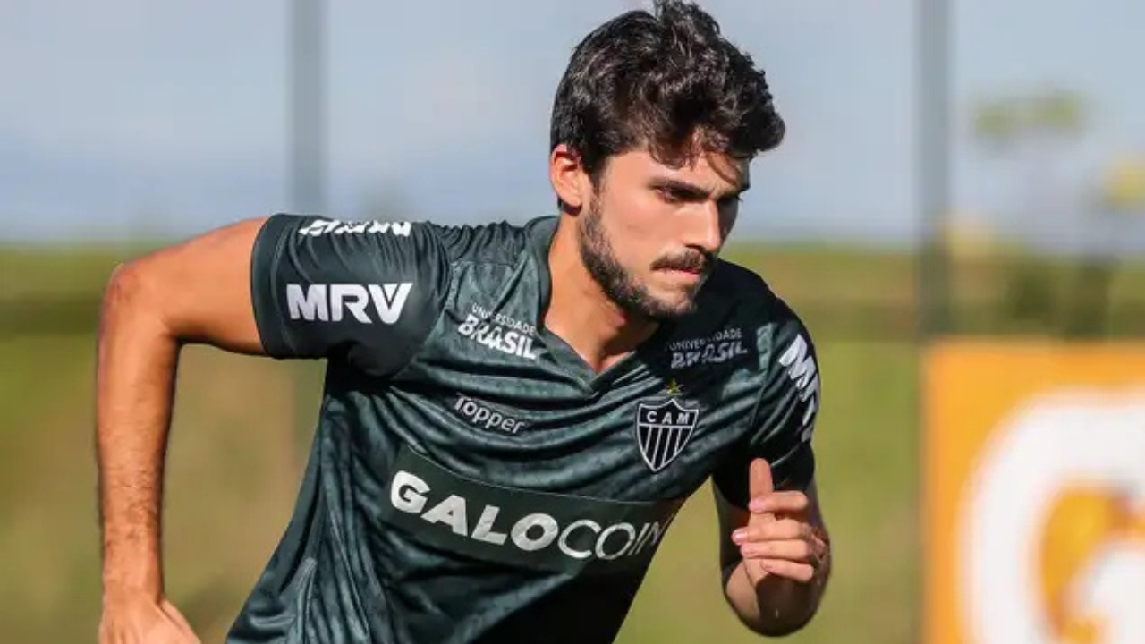 Foto destaque: Zagueiro tem contrato até o fim de 2025 (reprodução/Bruno Cantini/Atlético-MG)