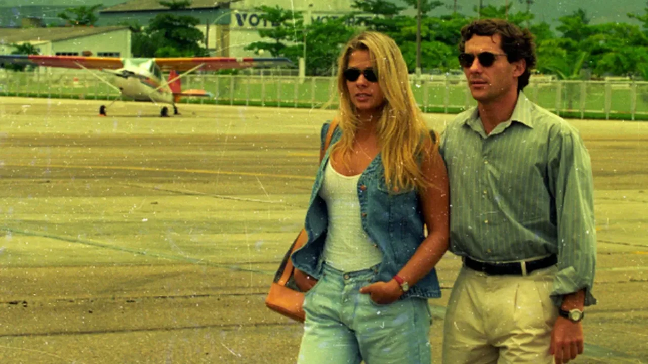 o casal em um aeroporto em 1993.