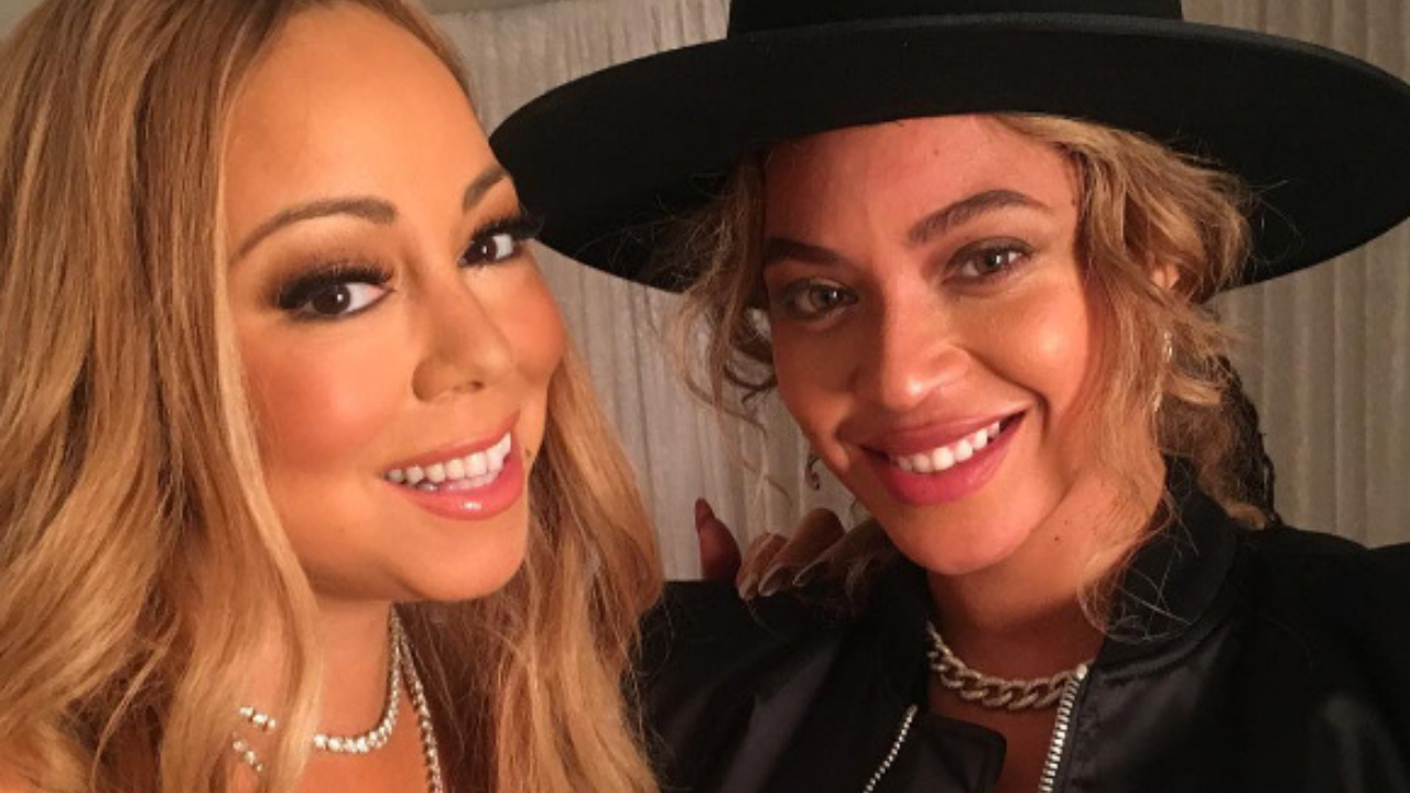 Mariah Carey (Esquerda) e Beyoncé (Direita), estrelas de show do intervalo no Christmas Gameday, em selfie tirada para o Instagram