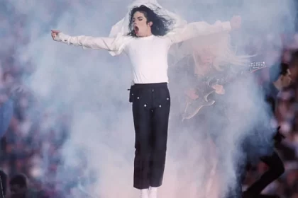 Michael Jackson performando em show