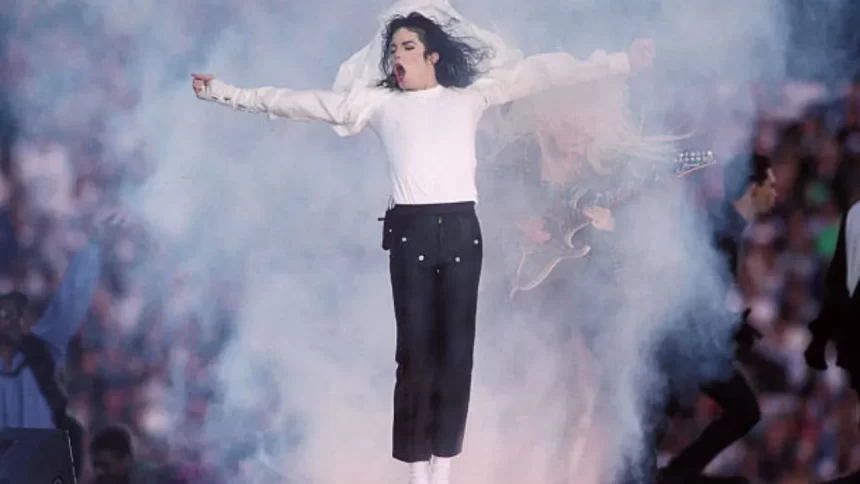 Michael Jackson performando em show