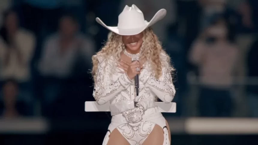 Beyoncé faz show empolgante na NFL