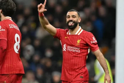 Salah revela que as negociações para renovar seu contrato com o Liverpool ainda estão distantes