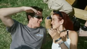 Dua Lipa termina o ano noiva do ator Callum Turner 