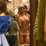 Mariah Carey exibe look luxuoso durante férias em Aspen