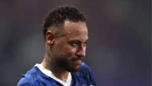 Neymar processa Luana Piovani por criticá-lo na internet