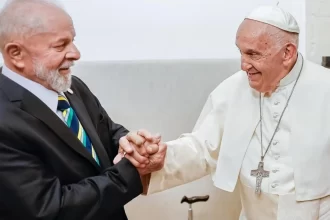 Presidente Lula parabeniza Papa Francisco pelos 88 anos: “exemplo de vida”