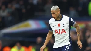 Confira as principais movimentações do mercado da bola