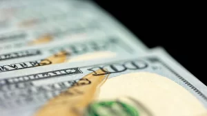 Mercado financeiro reage a planos tarifários de Trump e inflação nos EUA