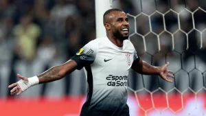 Corinthians derrota o Água Santa e repete recorde com retorno de Palacios