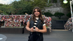 O sonho de viajar para a Coreia do Sul cresce e Sophia Eldo embarca em um novo projeto com a B-Chingus