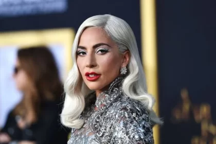 Lady Gaga divulga contagem regressiva em seu site