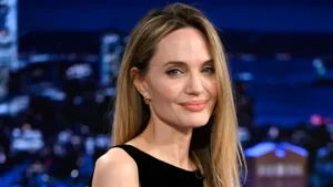 Angelina Jolie marca presença em Festival de cinema após finalizar divórcio com Brad Pitt