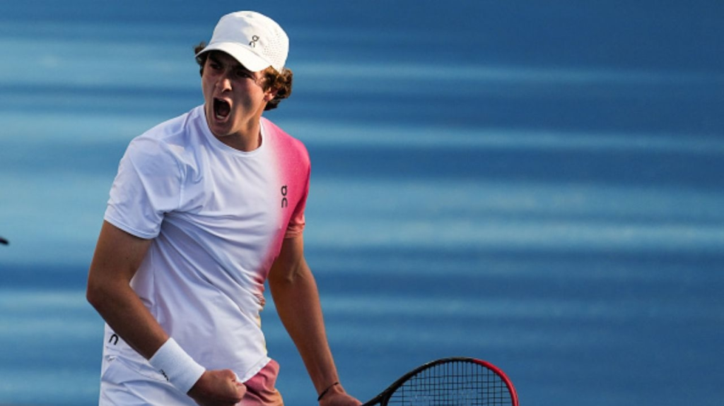 João Fonseca é oficialmente um dos 100 melhores do mundo