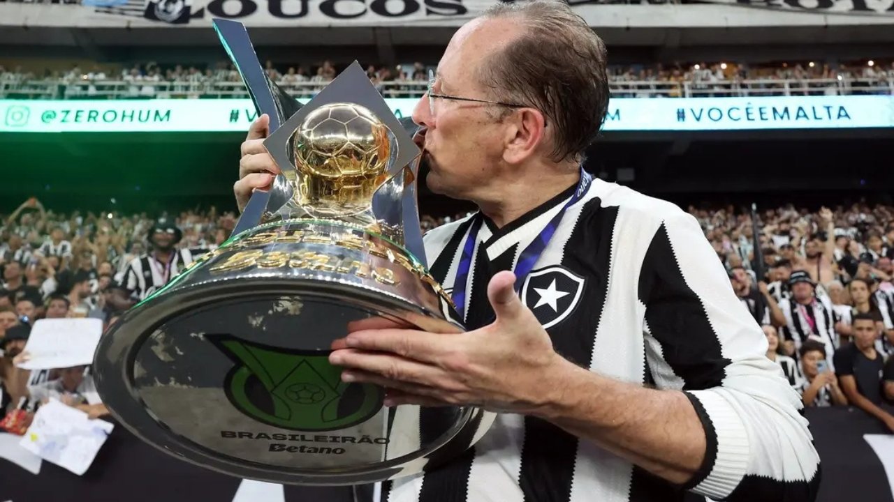 Jogadores do Botafogo retornam aos treinamentos após diálogo com o proprietário da SAF, John Textor