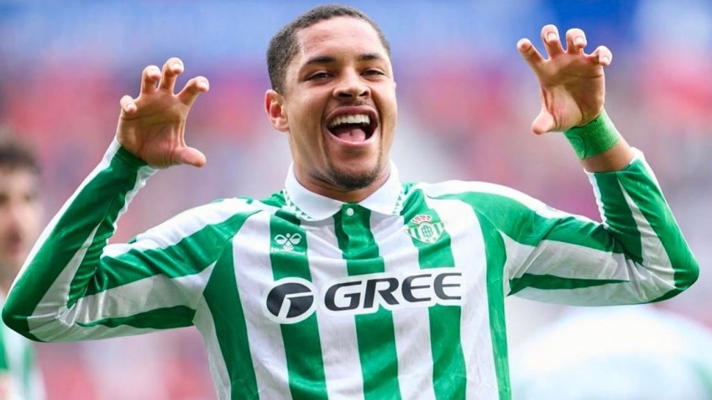 Palmeiras desmente rumor de oferta milionária pelo atacante Vitor Roque do Barcelona